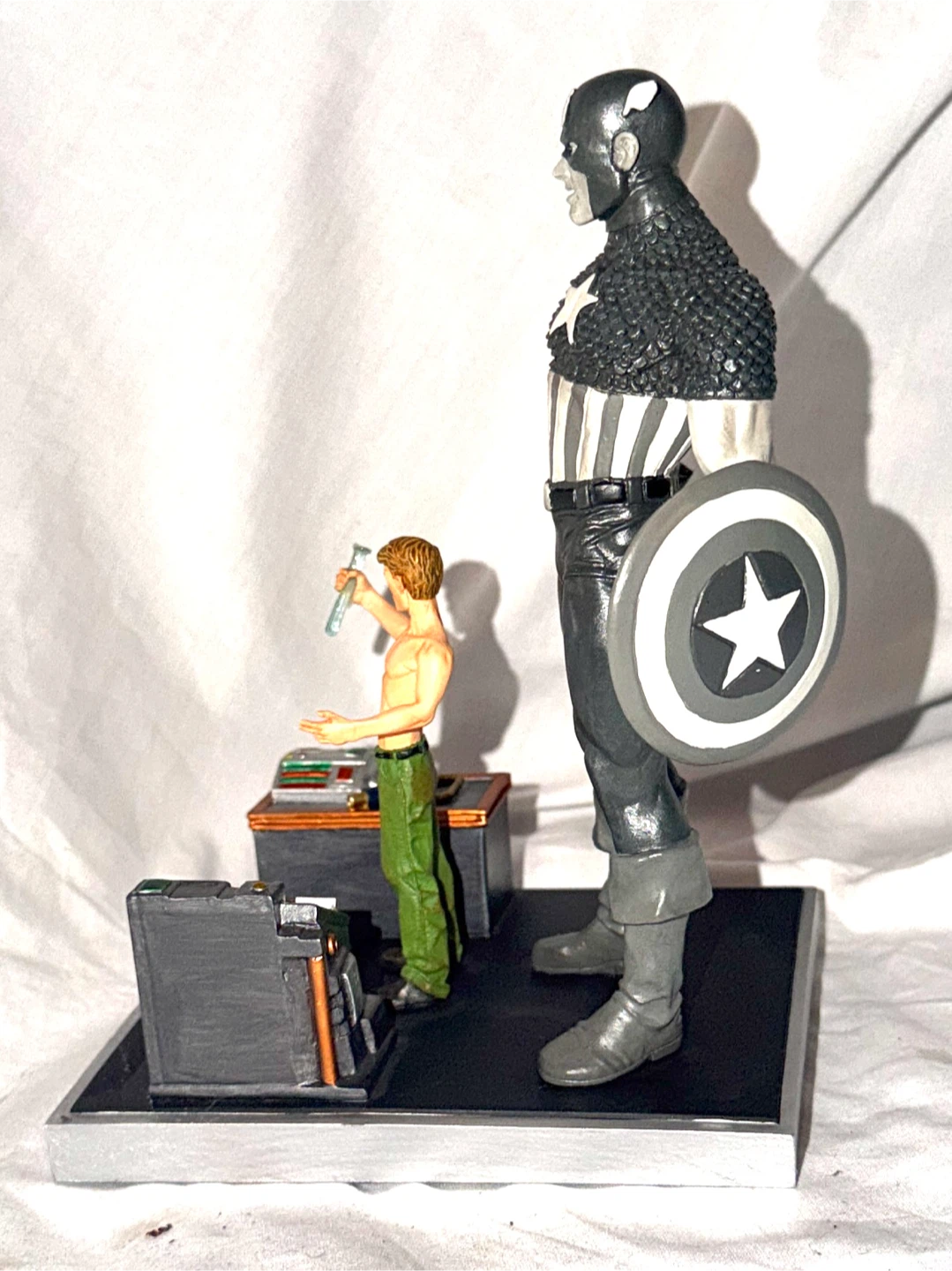 Marvel Captain America Origins Diamond Select Statue - photo 5