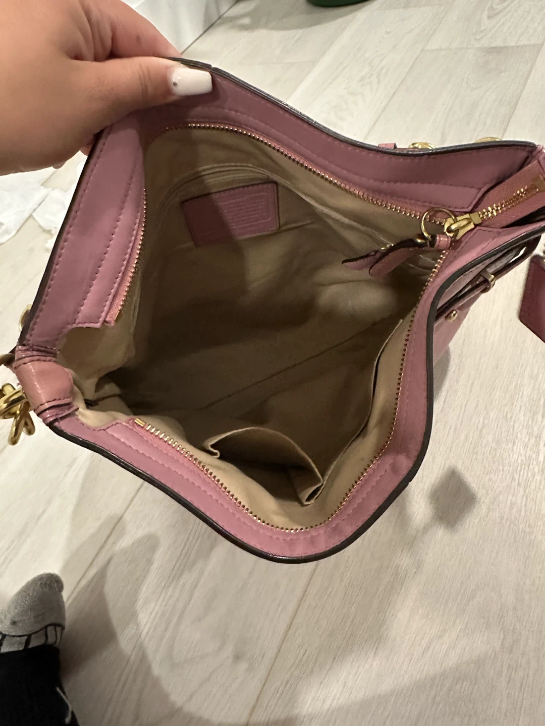 Coach Pink Leather Shoulder Bag - photo 3