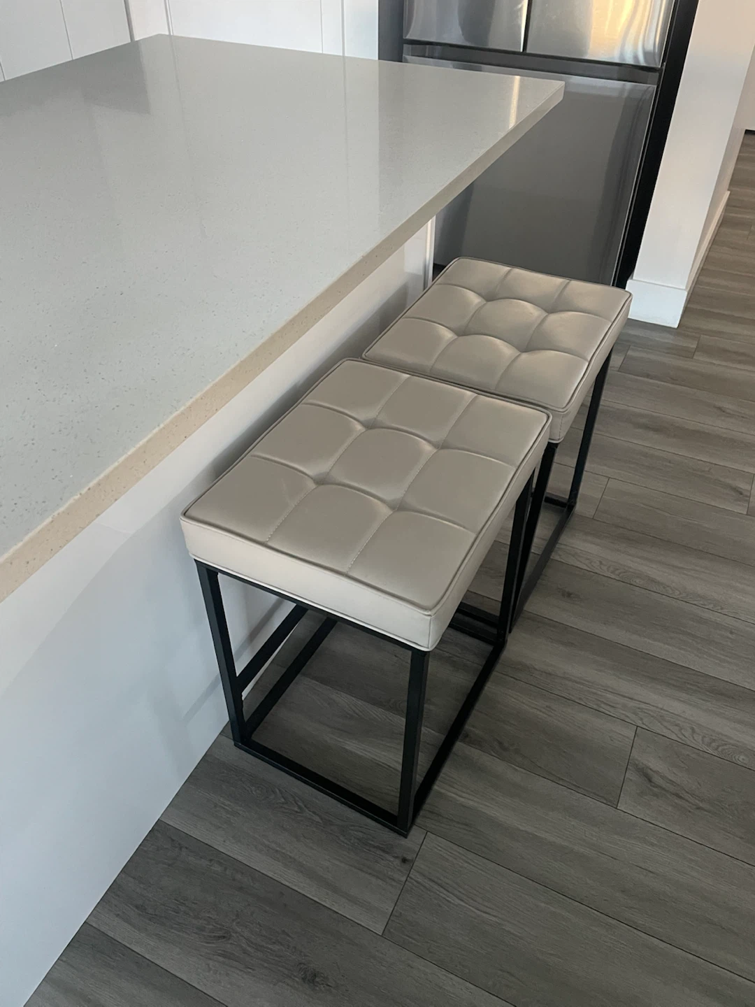 3 Bar Stools - photo 2