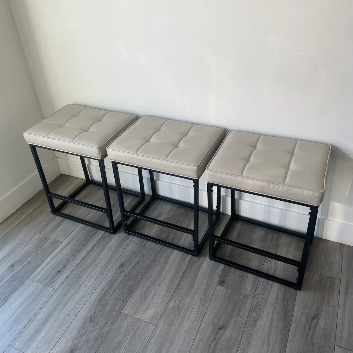 3 Bar Stools - photo 5
