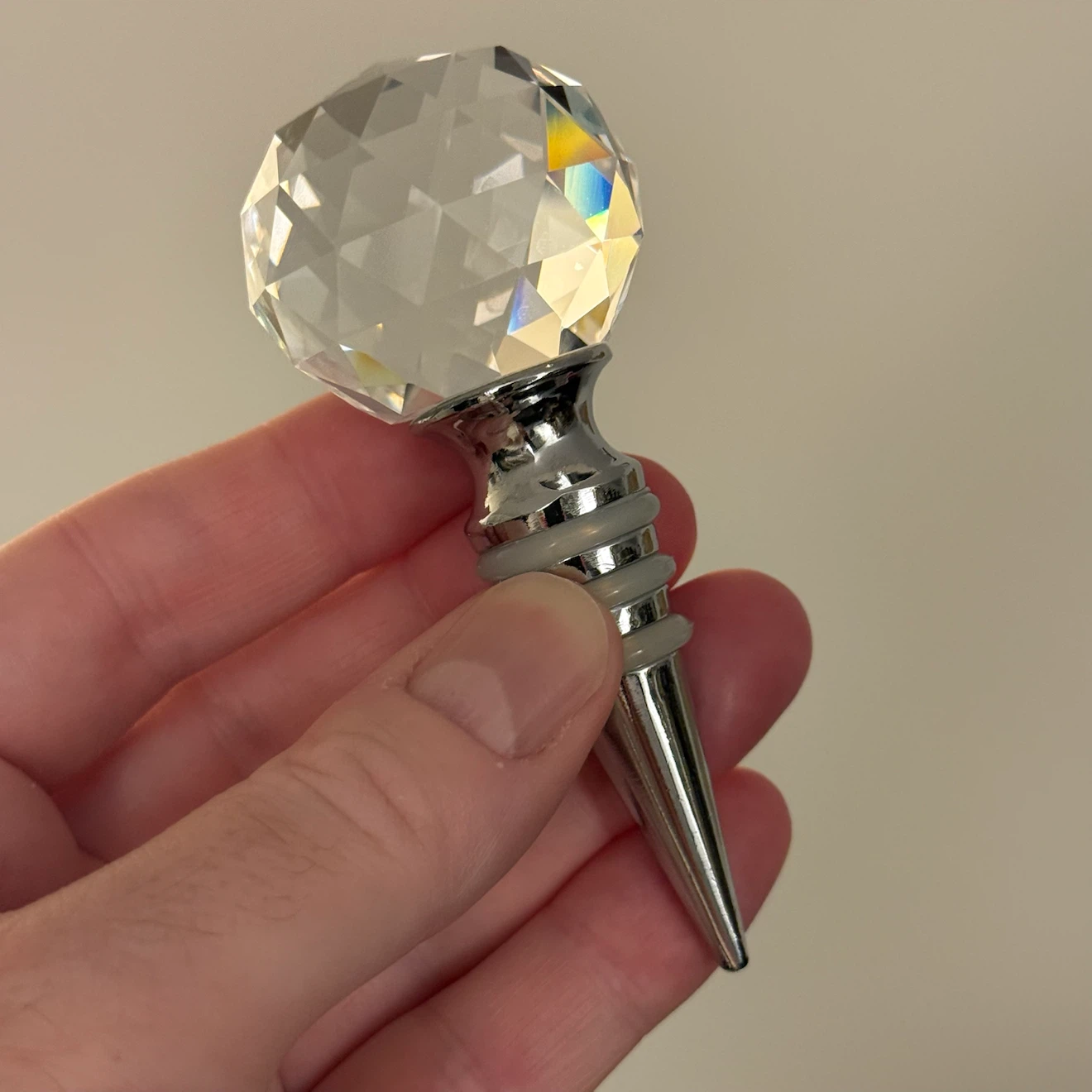 Cut crystal globe wine stopper