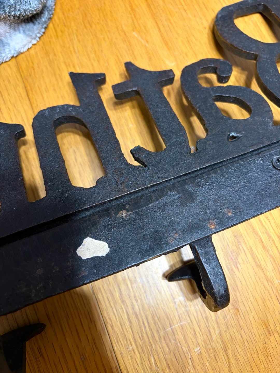 Cast Iron Bathroom Wall Hook Rack - photo 4