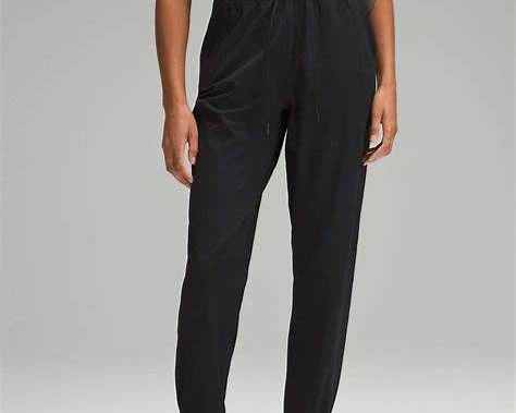 Lululemon License to Train Pants – Size 8 - photo 2