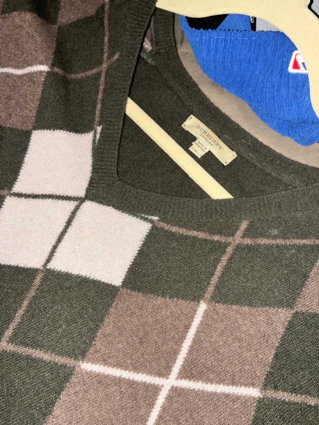 Large Burberry London sweater