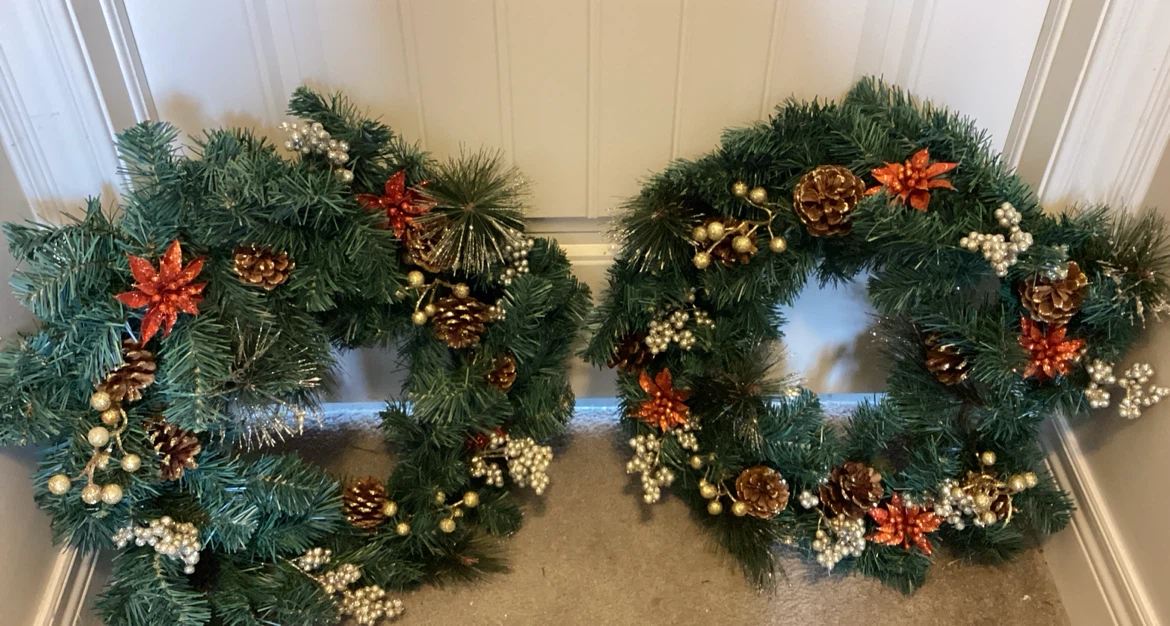 Set of 2 Christmas Wreaths