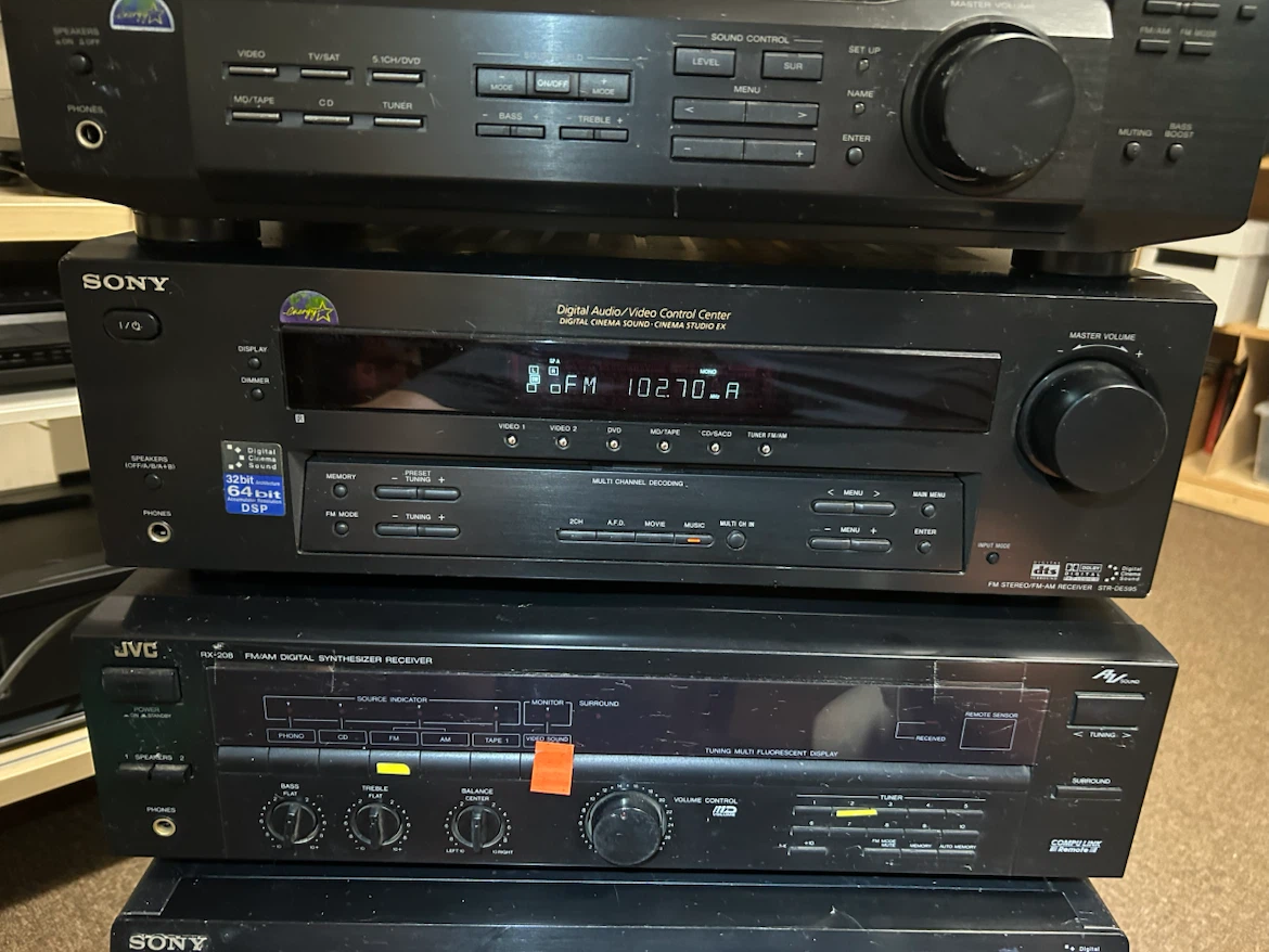 Stereo equipment - photo 3
