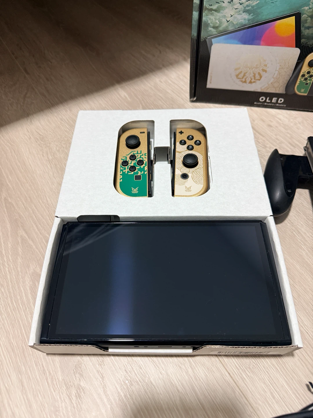 Nintendo Switch OLED Zelda Edition + Mario Kart – $360 - photo 2