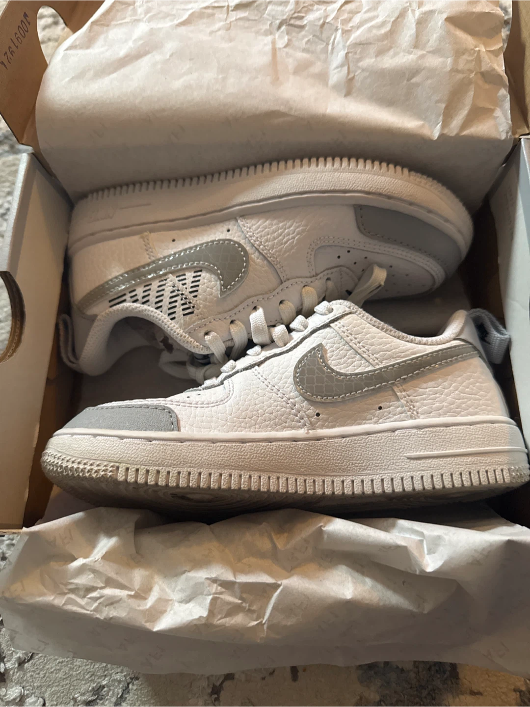 Nike Force 1 LV8 2 (PS) White and Grey