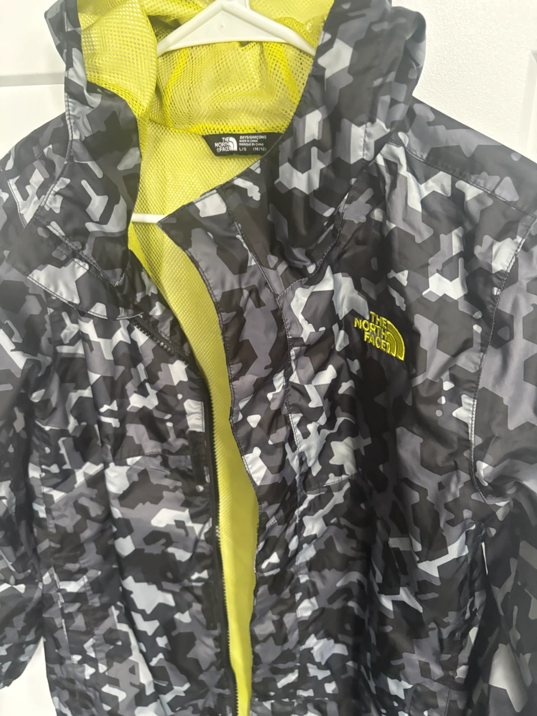 The North Face boys wind breaker jacket - photo 2