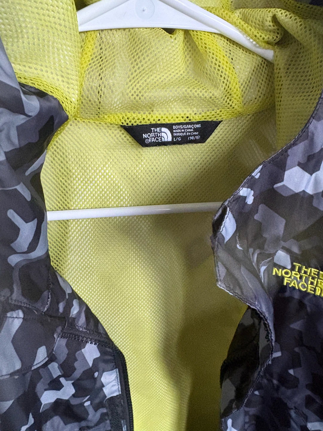The North Face boys wind breaker jacket - photo 3