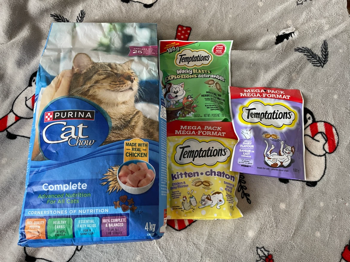 Brand New Cat Food & Treats Lot