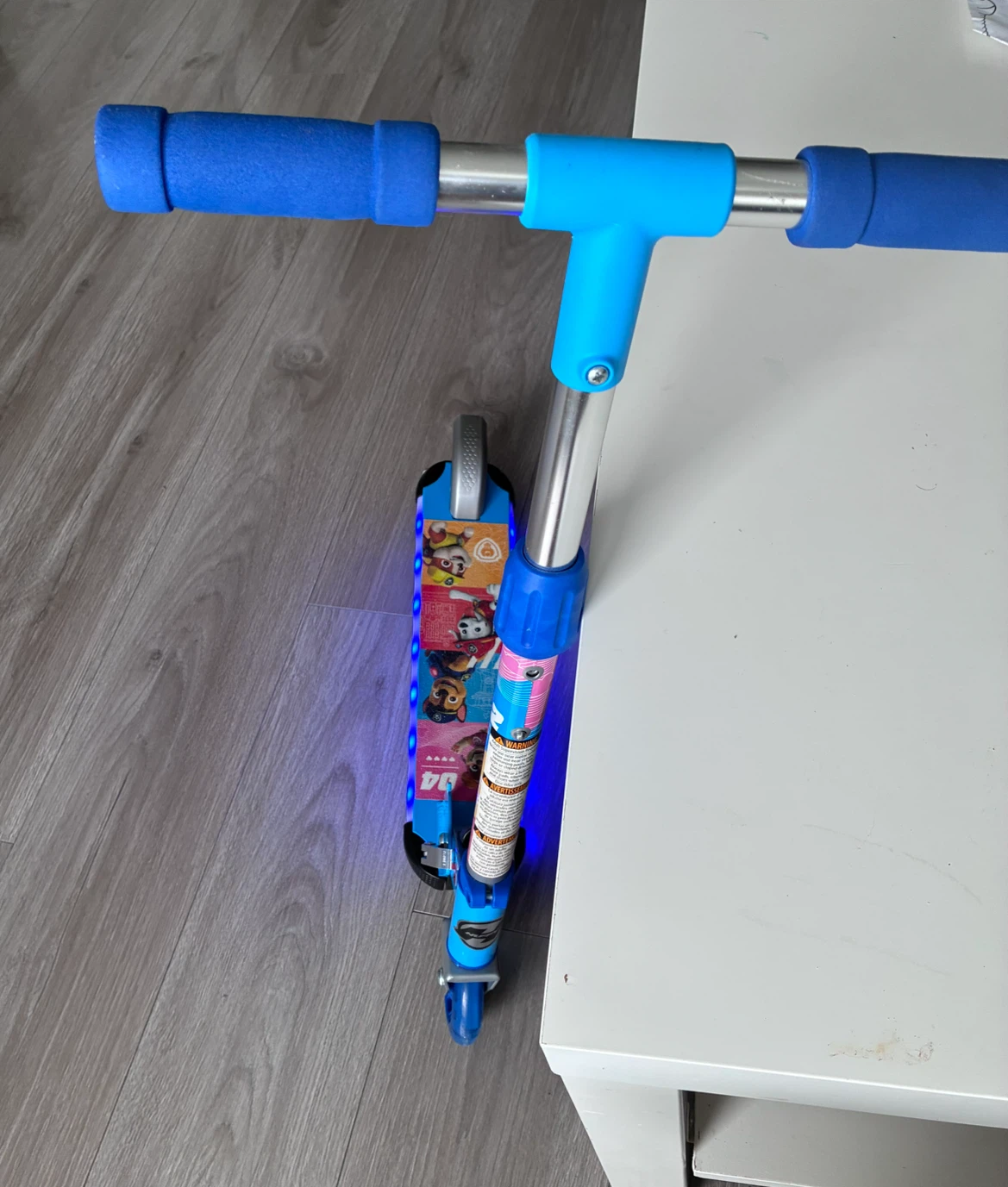 Huffy Paw Patrol LED Inline Scooter - photo 3