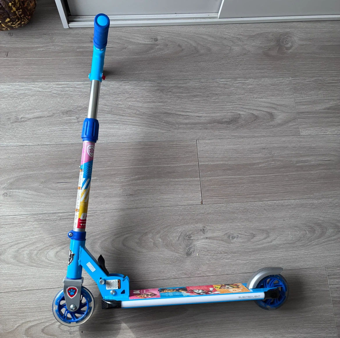 Huffy Paw Patrol LED Inline Scooter - photo 5