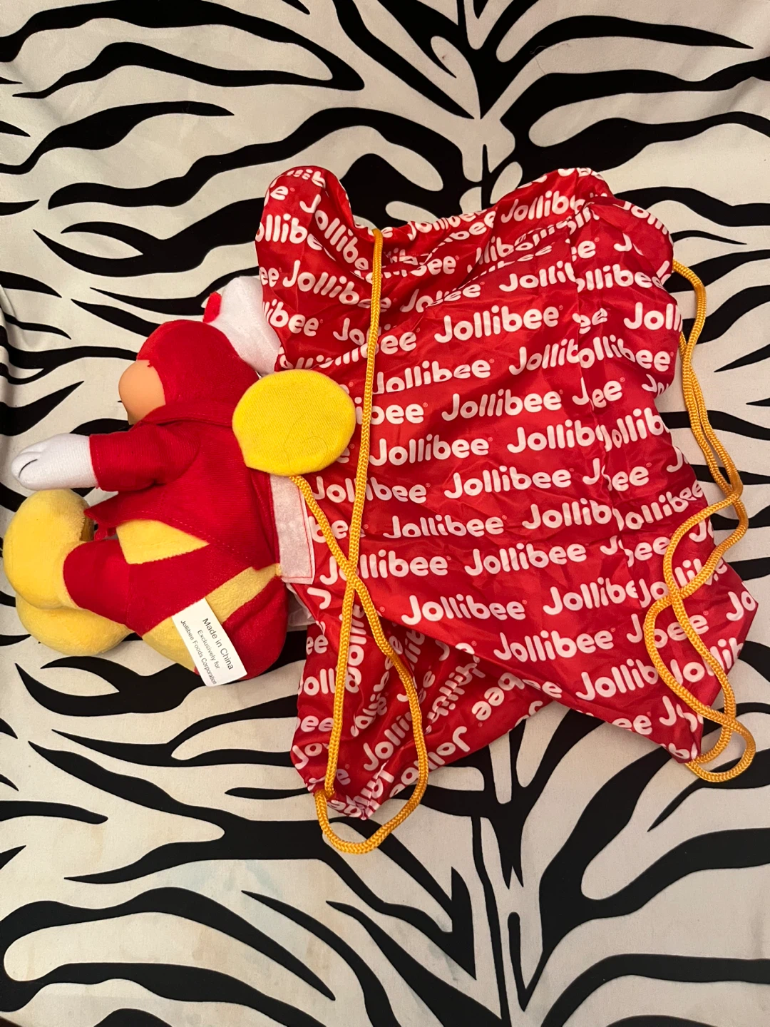 ♥️ 2-in-1 Jollibee plush toy with drawstring backpack ♥️ - photo 3