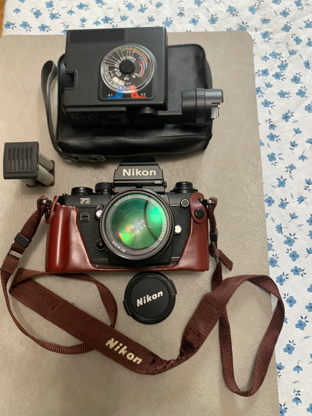 Nikon F3 HP 35mm Film Camera Bundle - photo 2