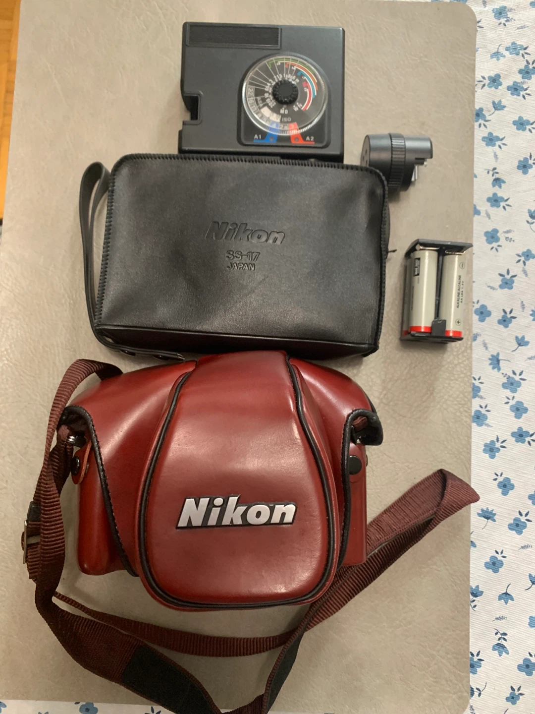 Nikon F3 HP 35mm Film Camera Bundle - photo 4