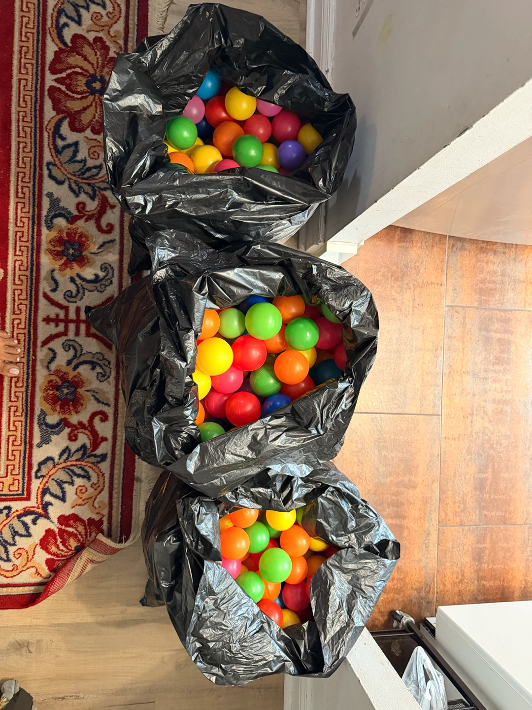 730 Multicoloured Ball Pit Balls – Large Lot - photo 3