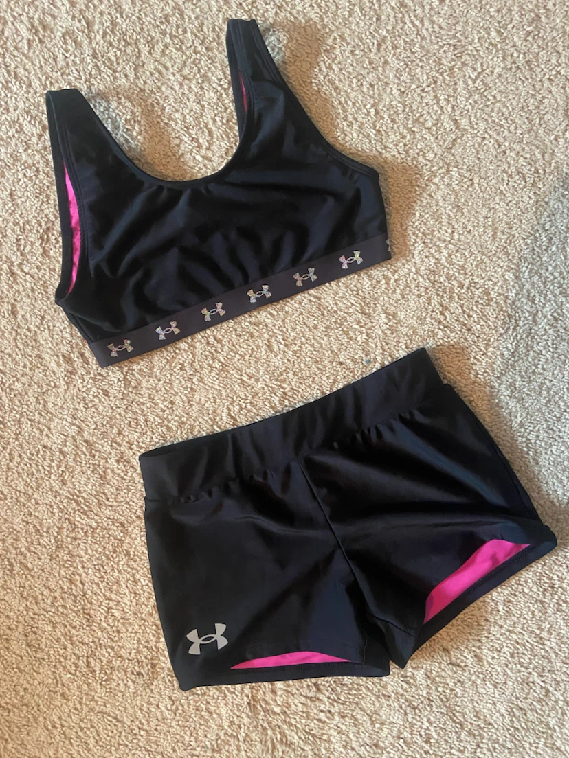 Girls Under Armour Sports Bra and Shorts Set Age 14