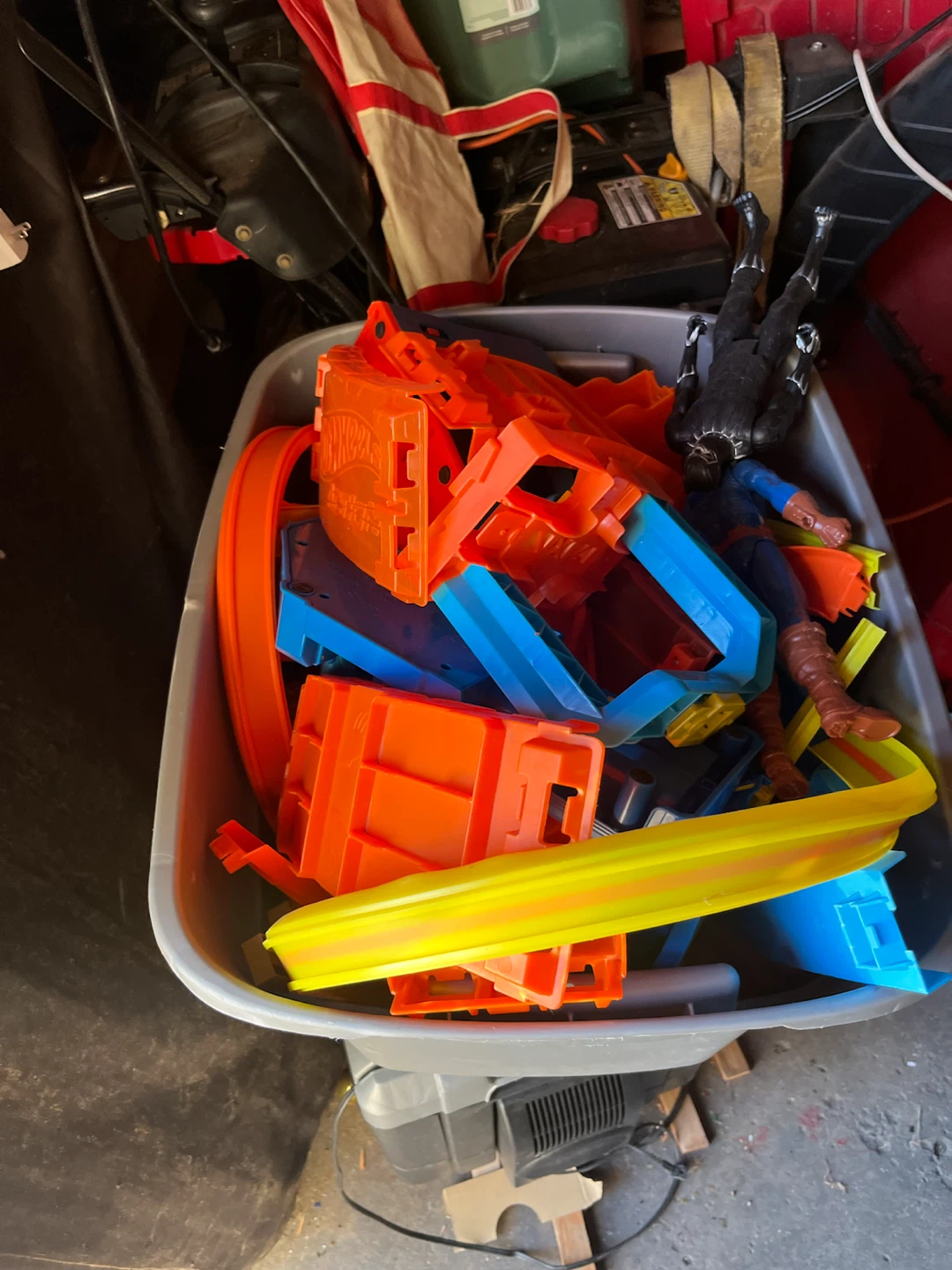 Hot Wheels Track and Action Figure Lot