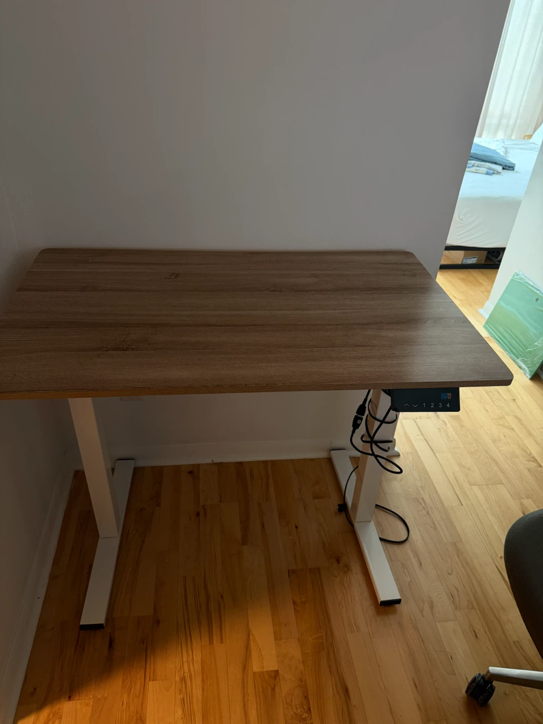 Standing Desk with Adjustable Height (broken)