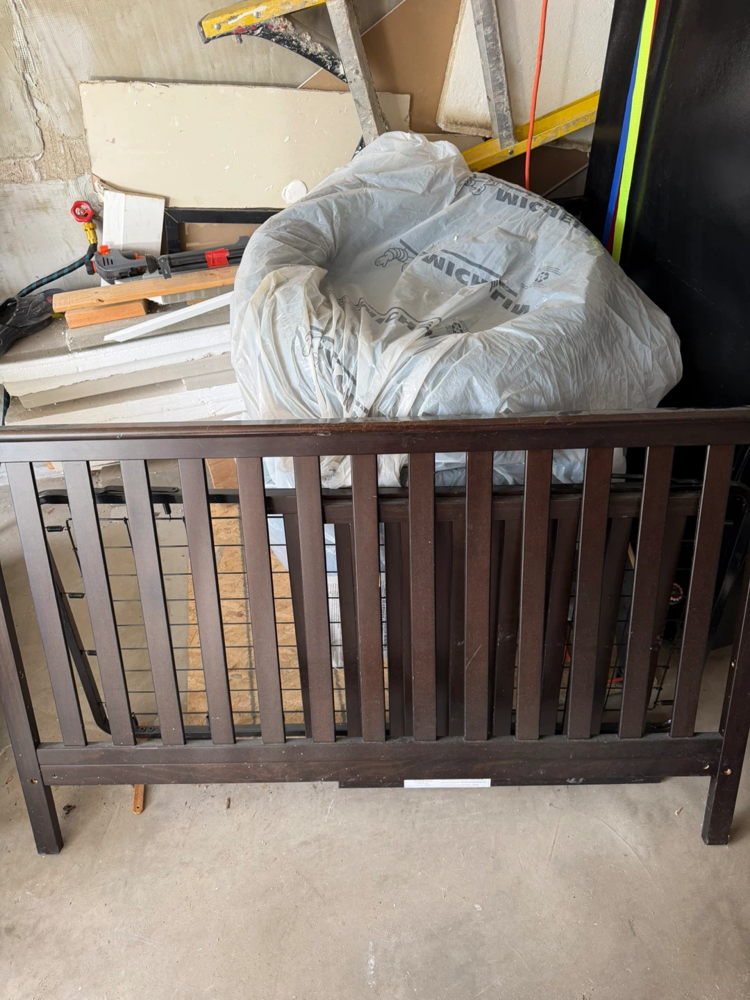 Storkcraft Bayview 4-in-1 Convertible Crib – Espres - photo 4