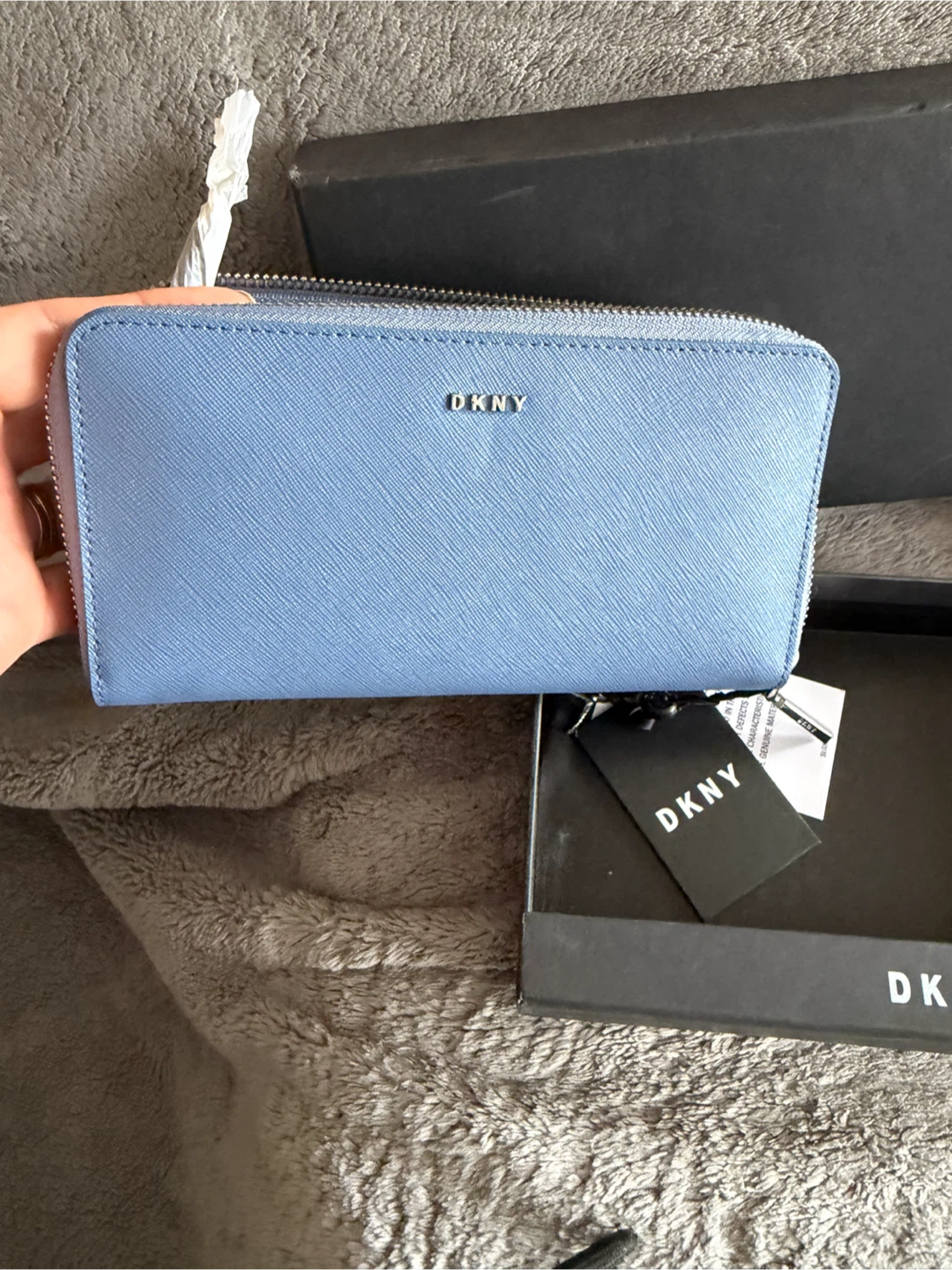 New DKNY Saffiano Leather Zip Around Wallet - photo 3