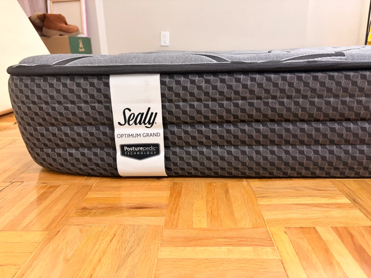 Sealy Mattress- Queen Size 10" - photo 2
