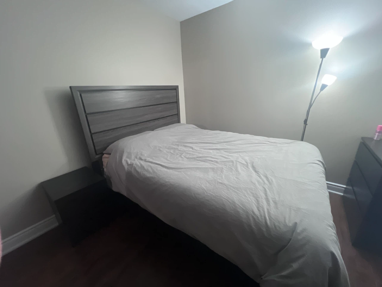 Modern Grey Wood Panel Queen Bed Frame - photo 2