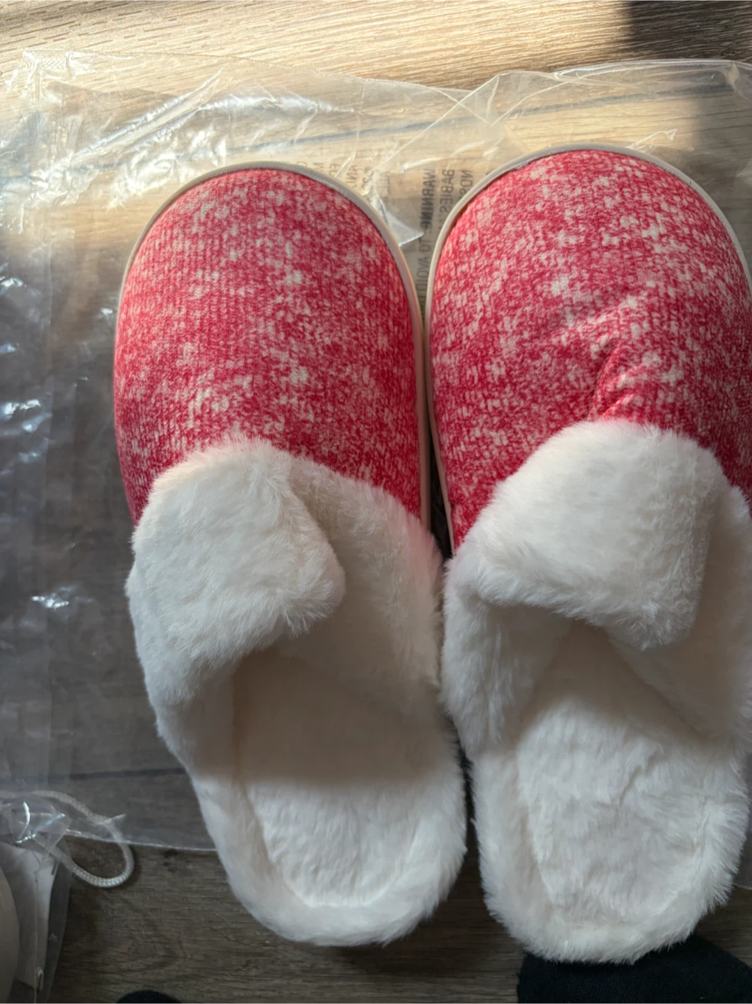 Studio 1886 Red and White Slippers - photo 2