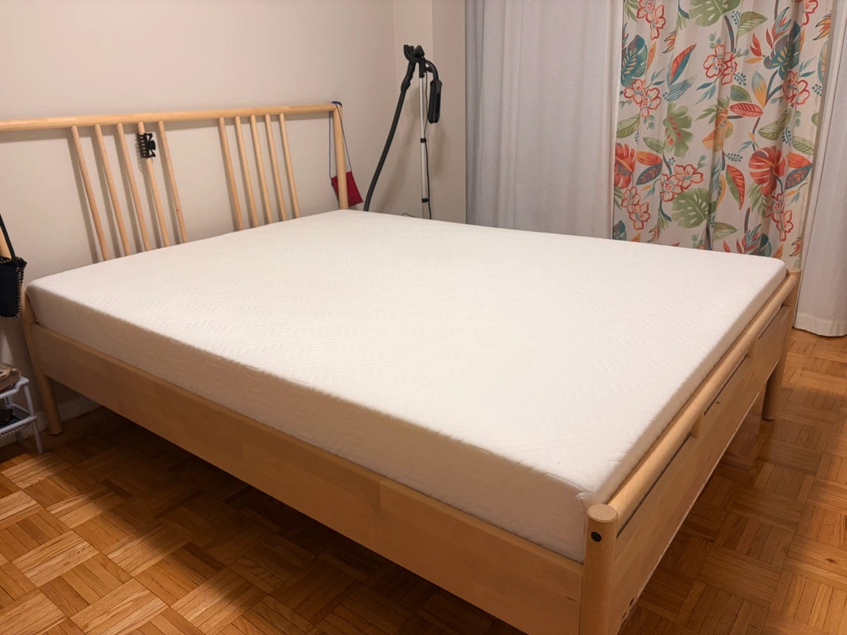 Queen Size Mattress - 10" Memory Foam