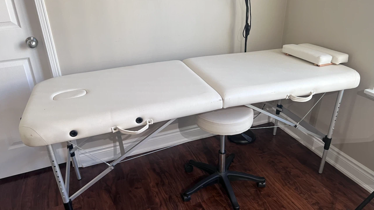 Portable White Massage Table - photo 2