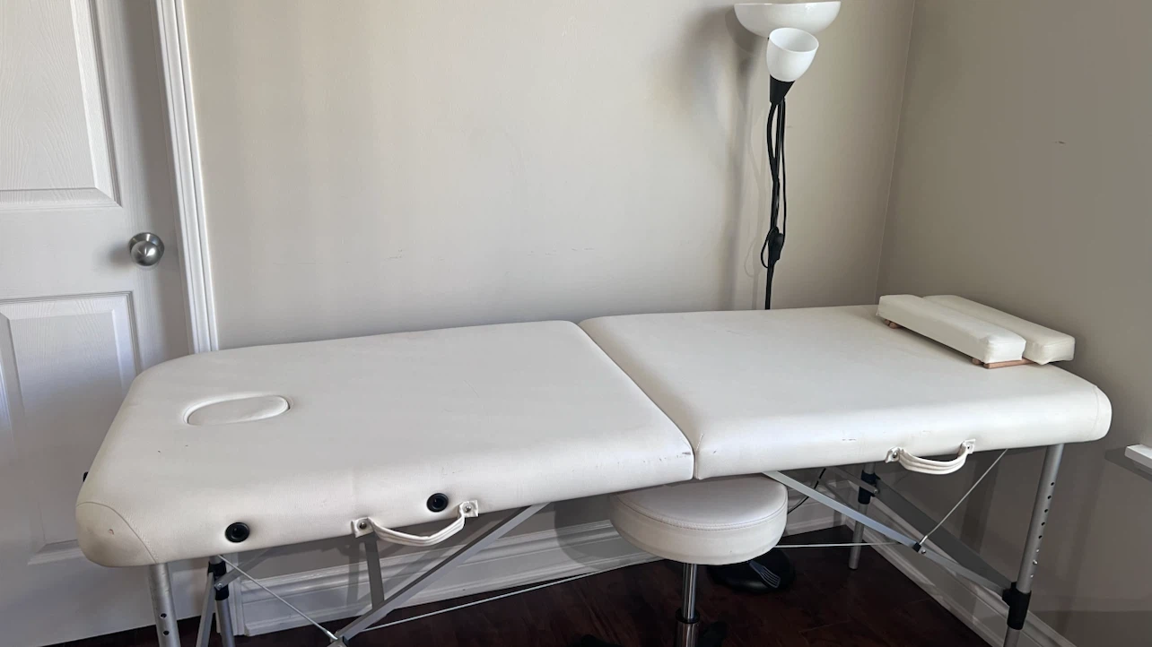 Portable White Massage Table - photo 3