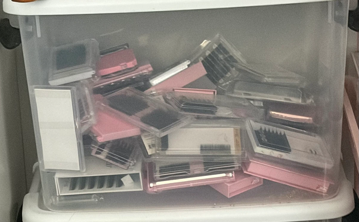 eyelash extensions trays (need gone asap)