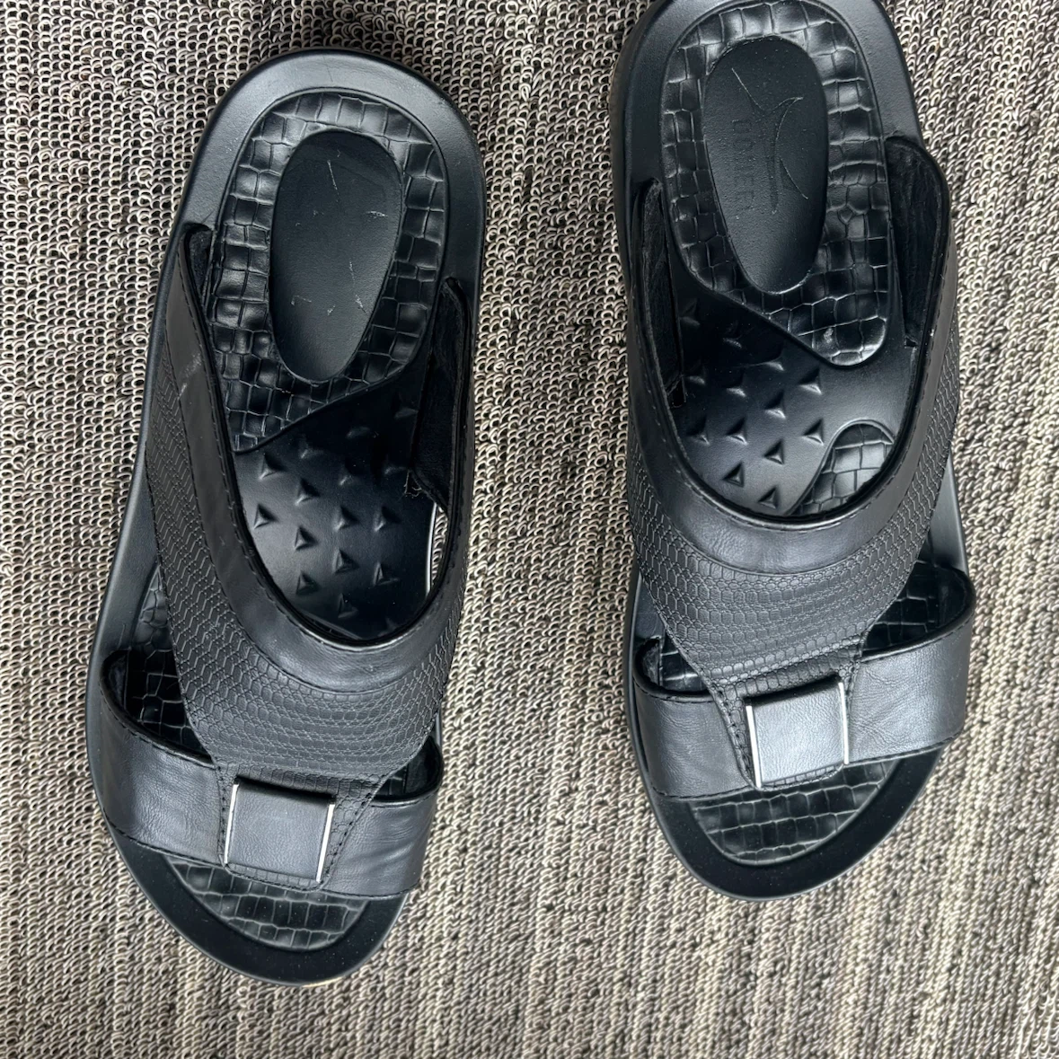 Black Domeni Sandals Size 7 - photo 2