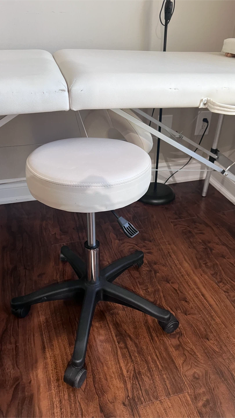 Adjustable Salon Rolling Stool