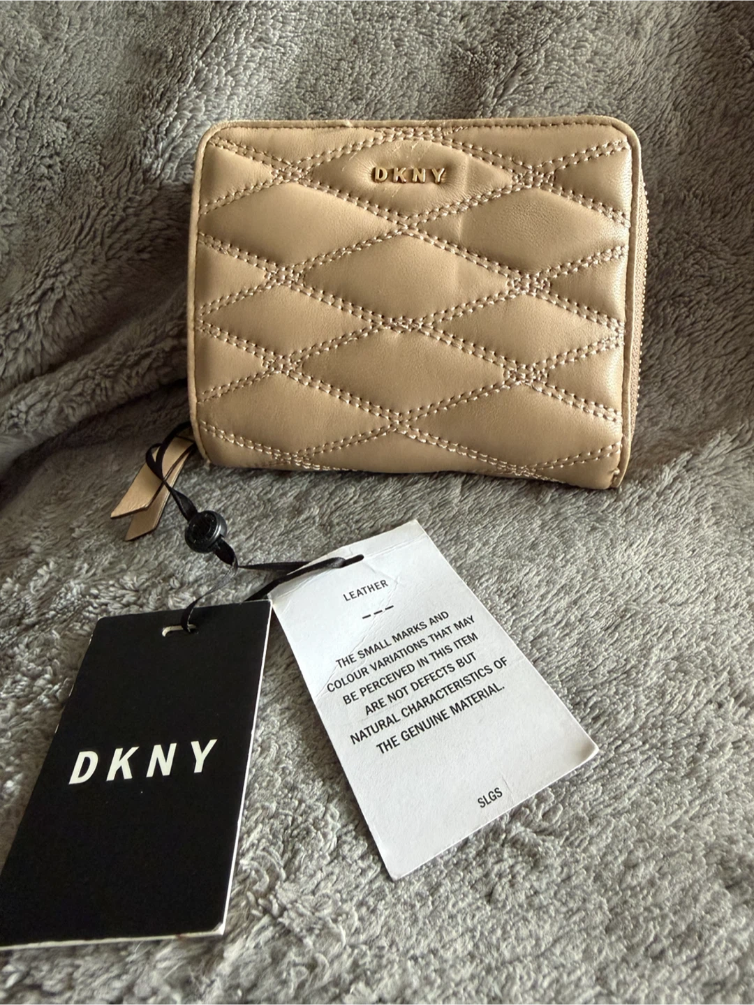 DKNY Quilted Leather Wallet Beautiful and brand new