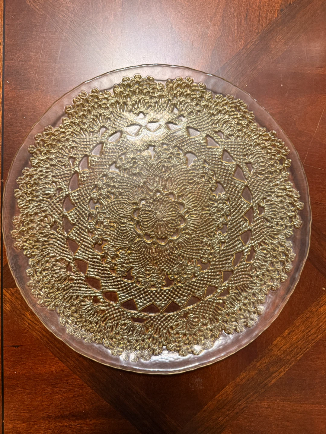Decorative Gold Lace Pattern Glass Plate