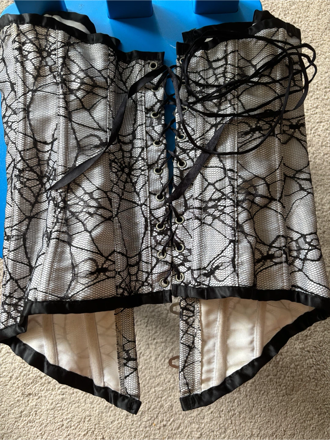 Black and white Spider-Web lace corset - photo 4