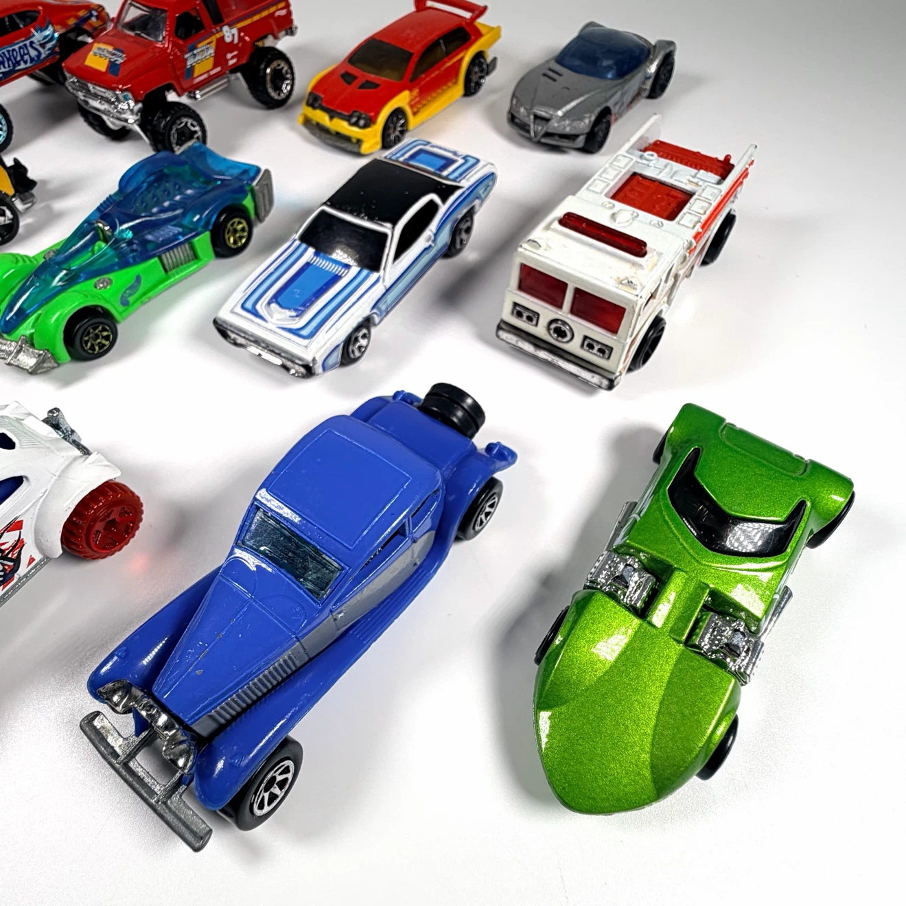 12x Hot Wheels Toy Cars (Lot 1) - photo 4