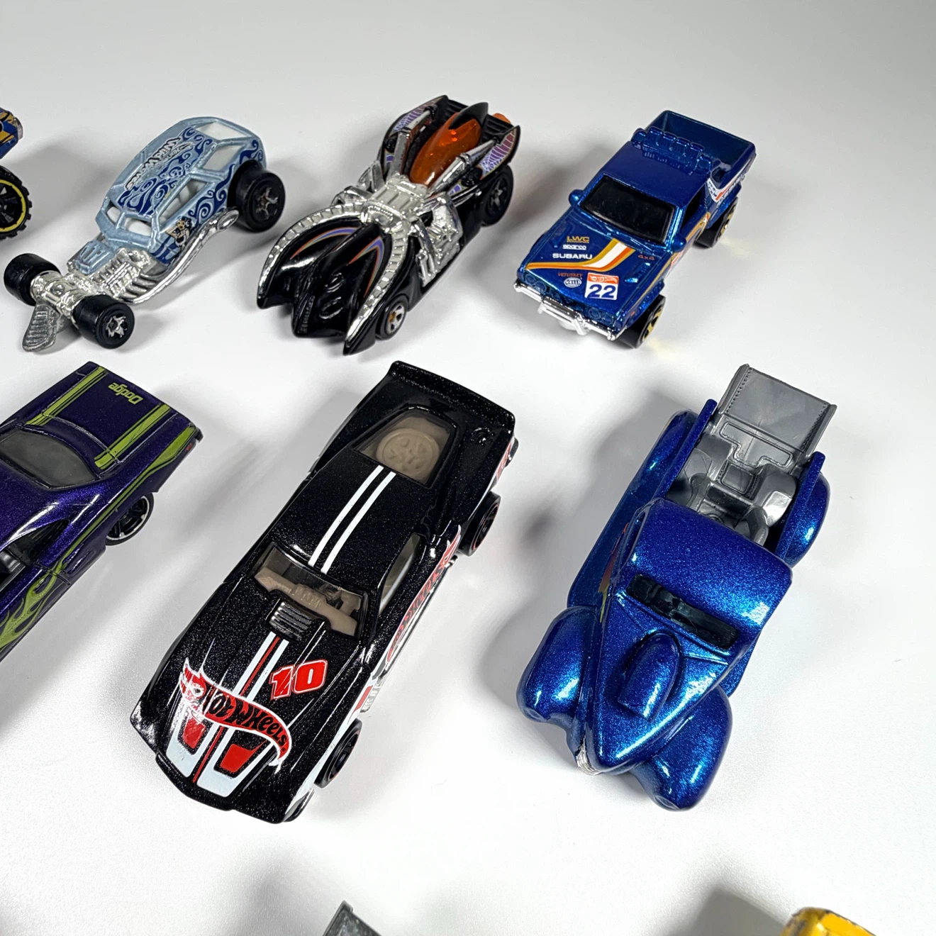 12x Hot Wheels Toy Cars (Lot 2) - photo 3
