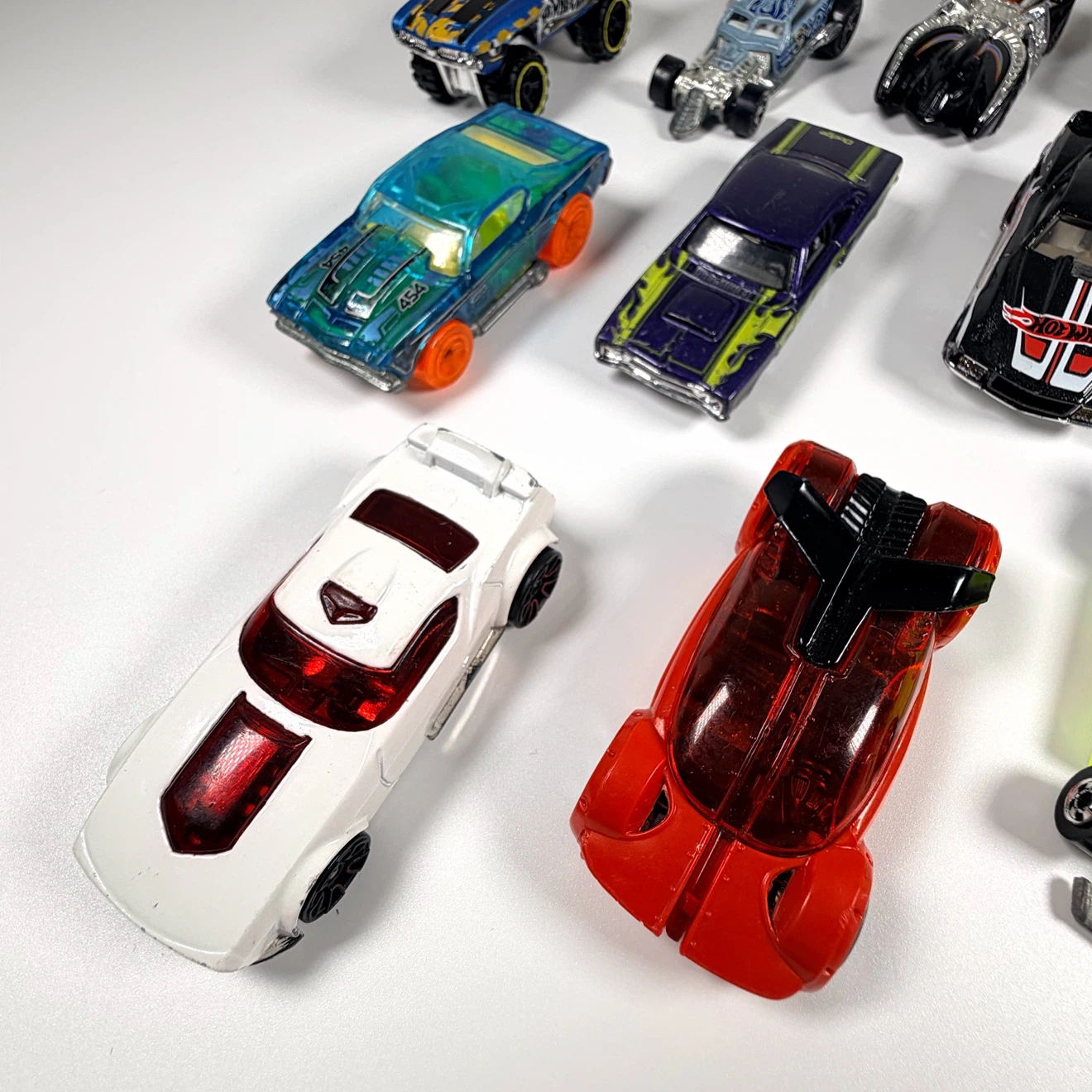 12x Hot Wheels Toy Cars (Lot 2) - photo 5