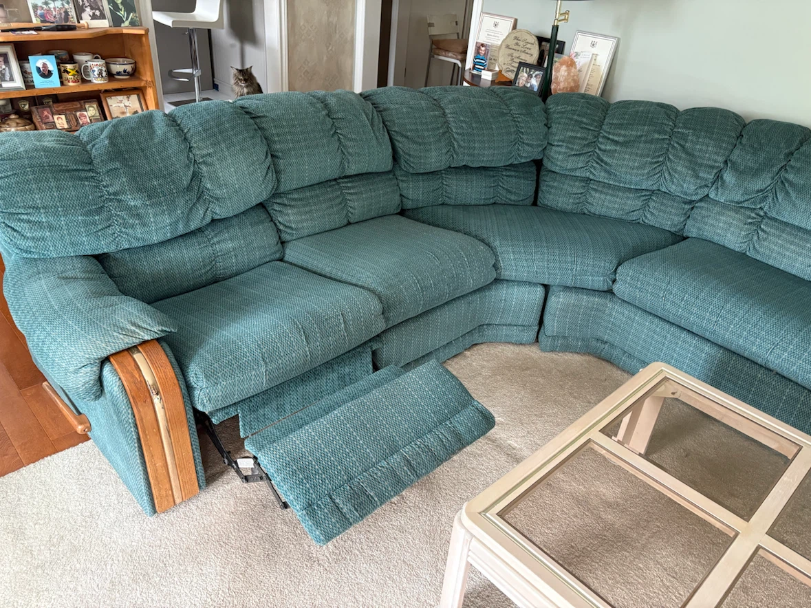 L Shape Sectional Sofa & Coffee Table - photo 3