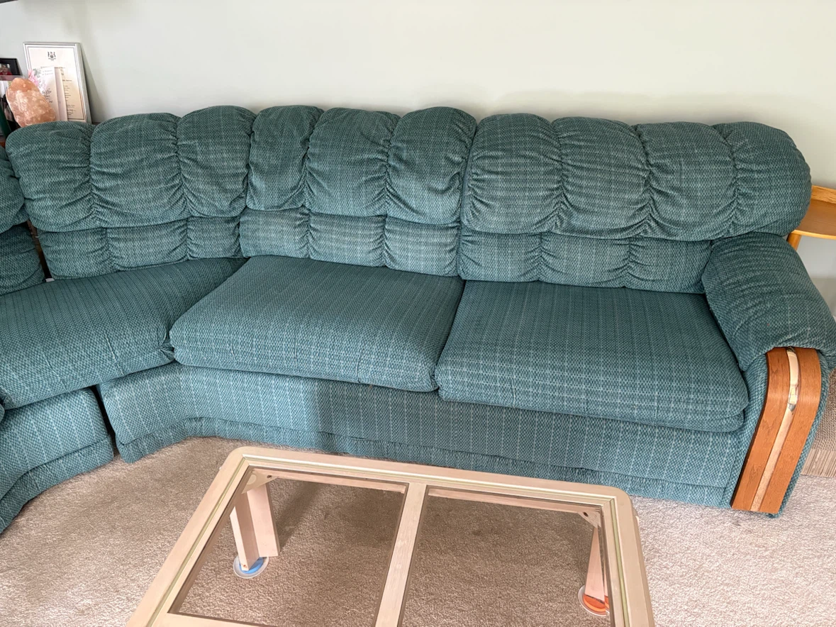 L Shape Sectional Sofa & Coffee Table - photo 4