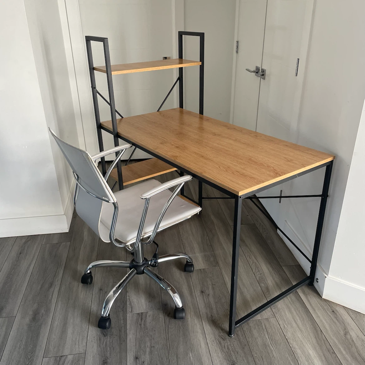 Study Desk - photo 2