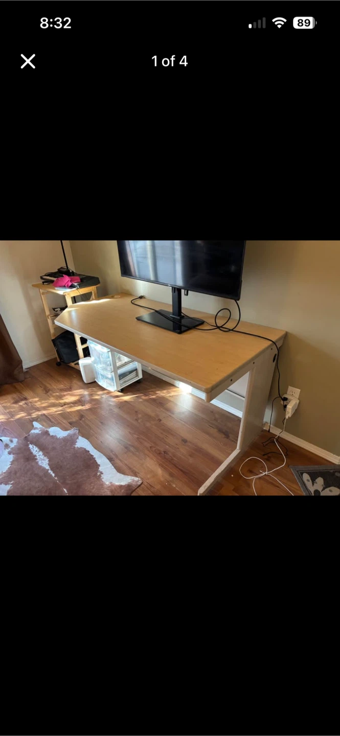 Computer desk
