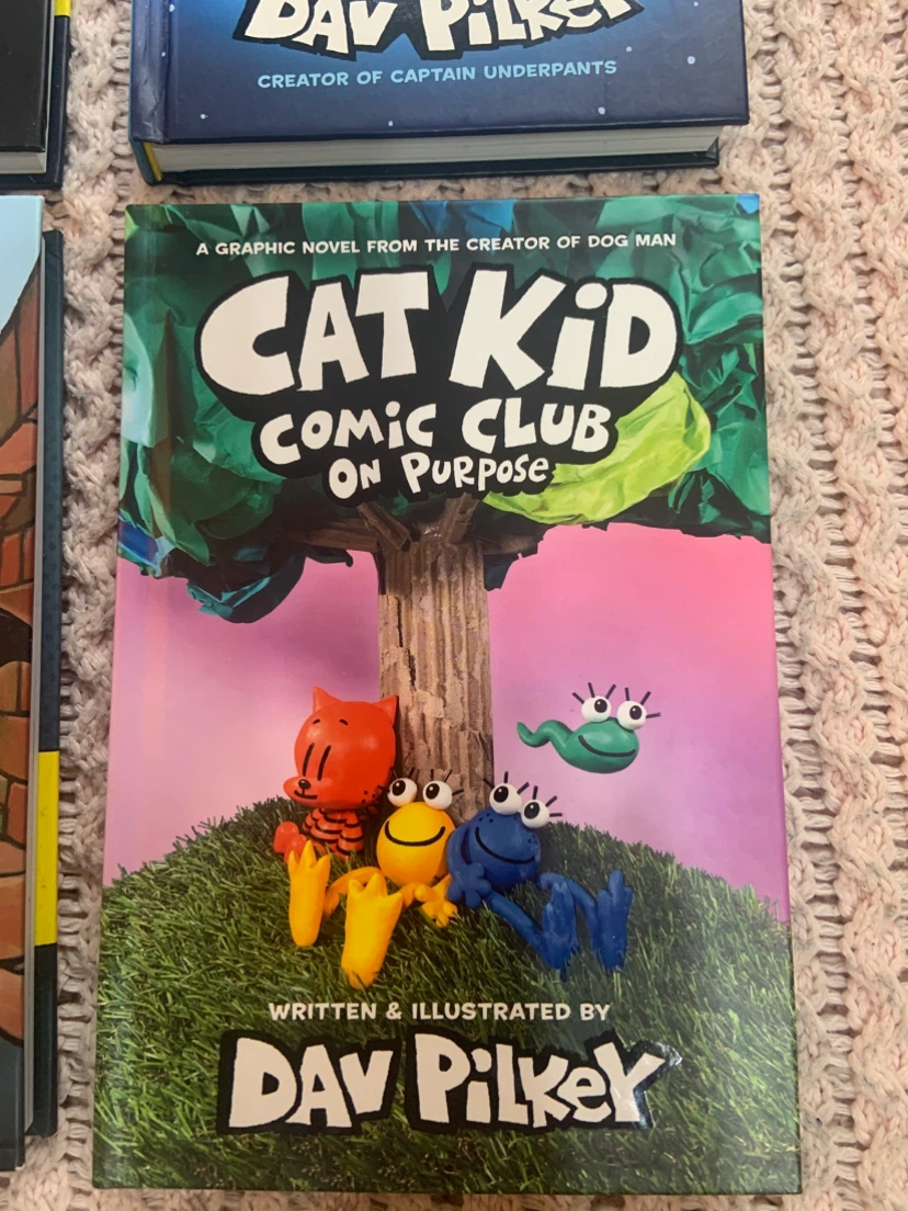 4 Dav Pilkey Graphic Novels Dog Man•Cat Kid - photo 5