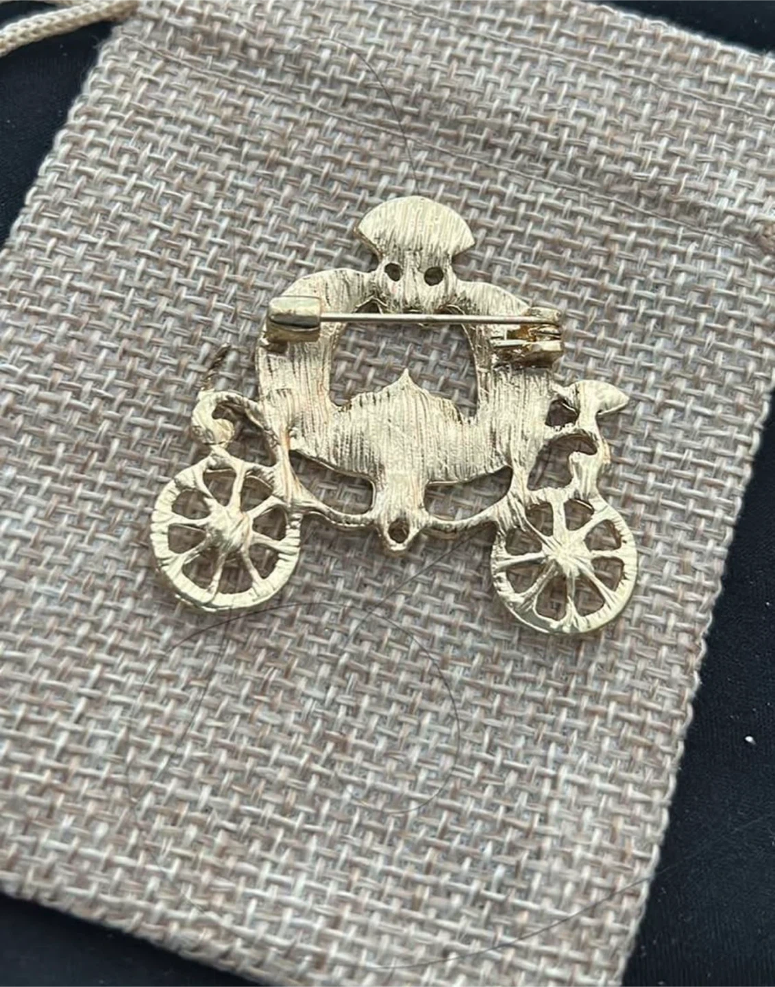 Gold-tone carriage brooch with rhinestones - photo 2