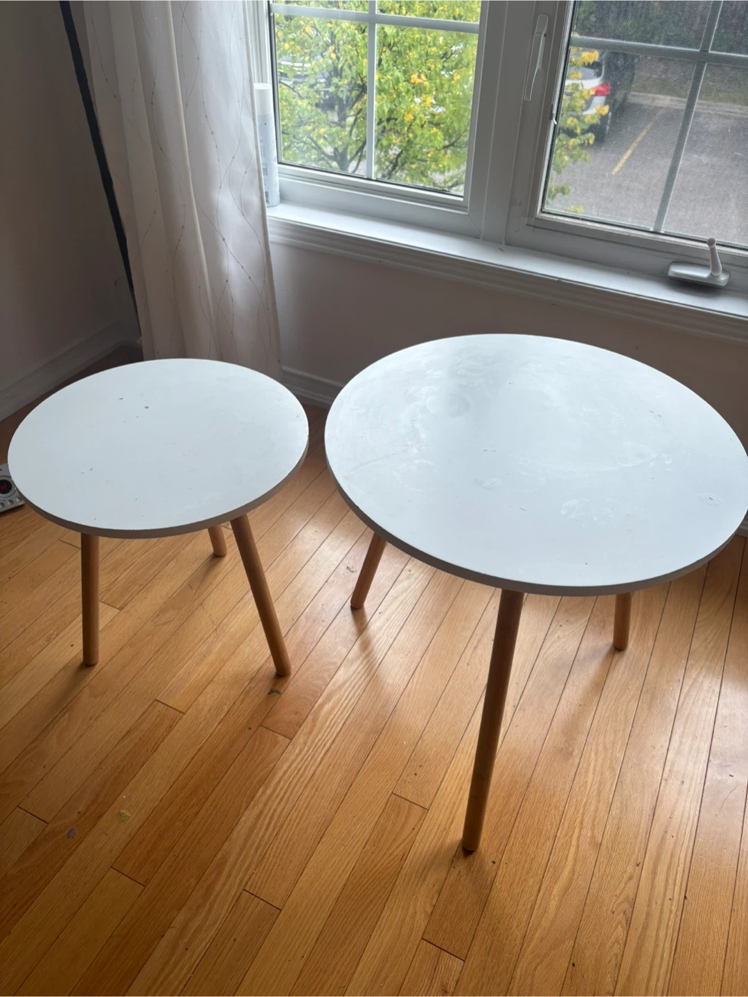 Set of Three White Nesting Side Tables - photo 2