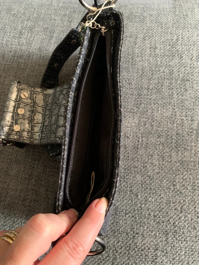 Guess shoulder/date night bag - photo 5