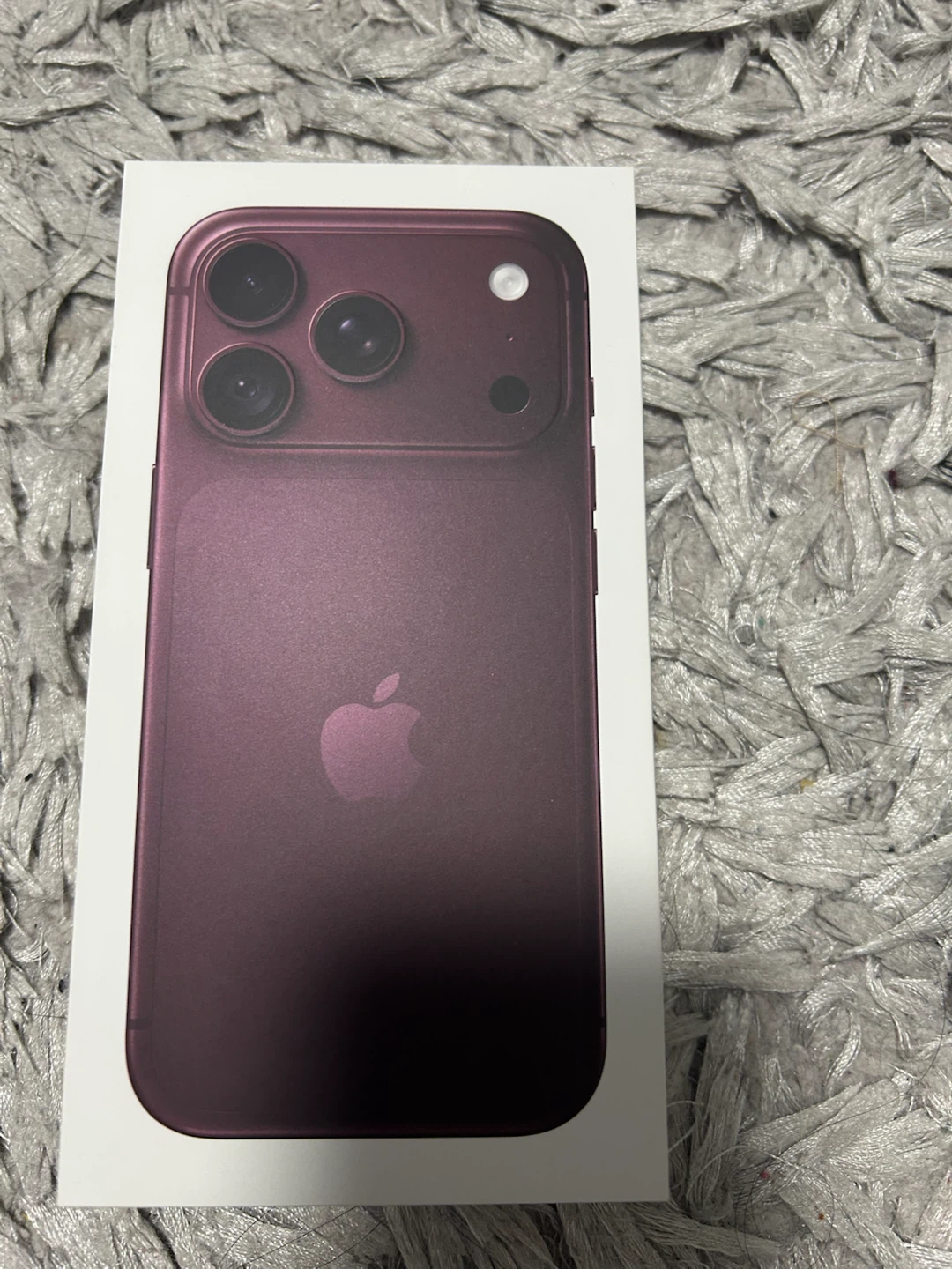 iPhone 18 pro burgundy